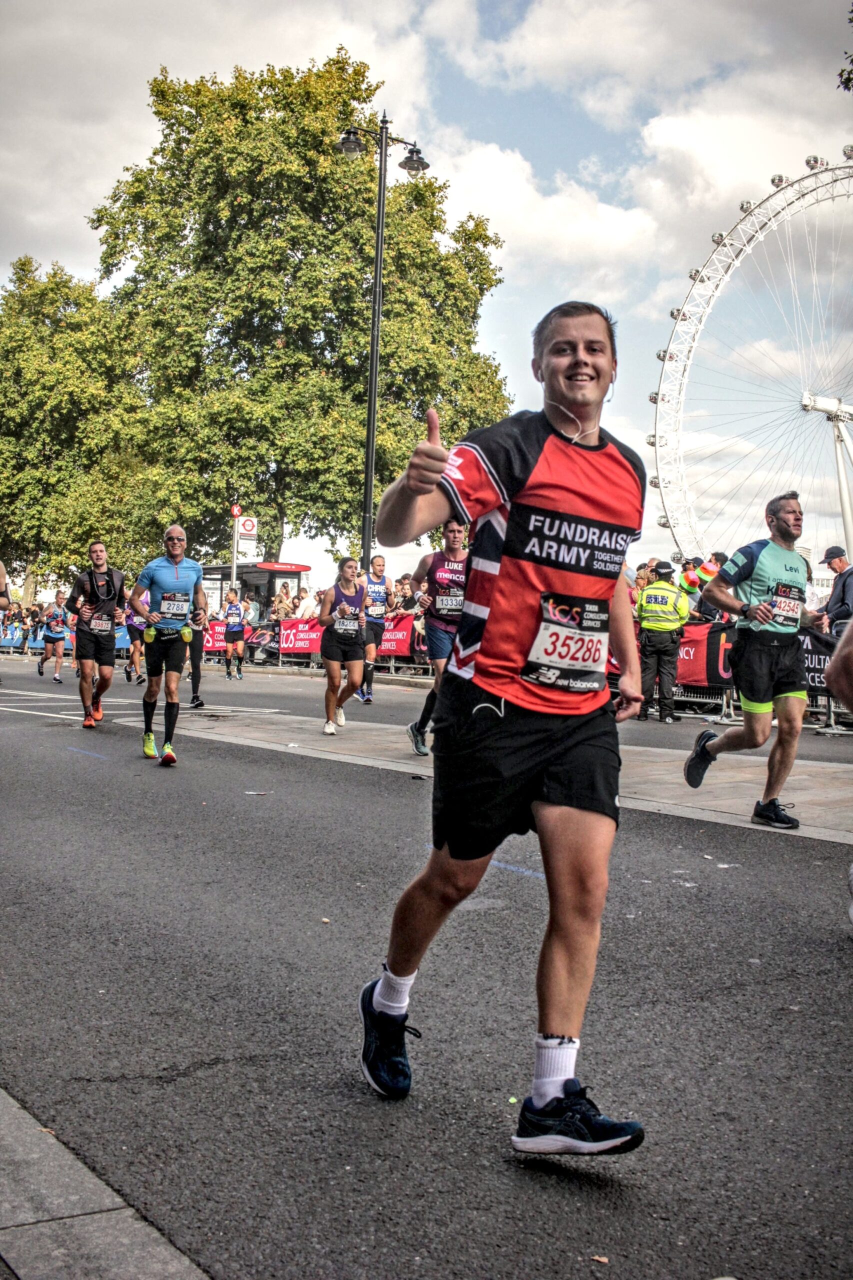 Matt Hale running the London marathon 2022 in support of abf soldiers charity