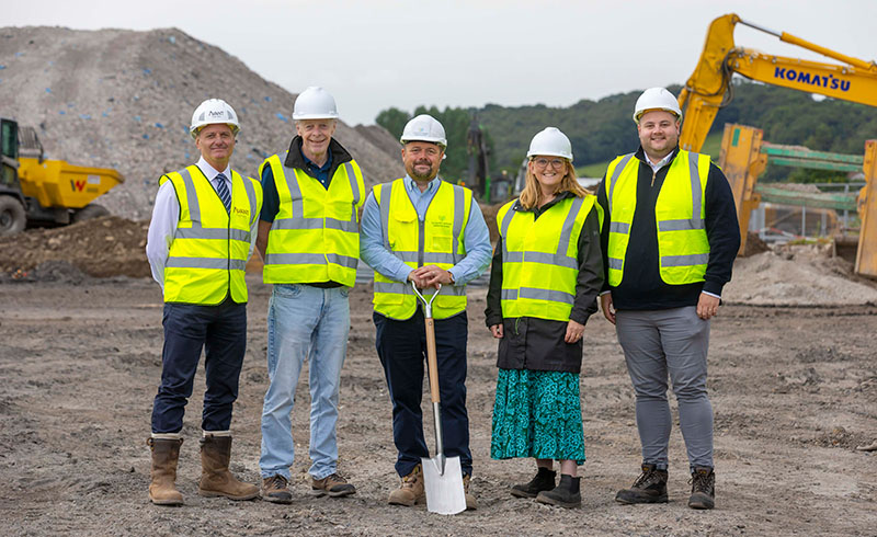 From left to right: Martin Smith (Avant Homes), Andrew Wallbridge (Valleys to Coast customer and Board Member), James Griffiths (Valleys to Coast, Managing Director of Development & Regeneration), Harriet Morgan (Hugh James), Jake Thompson (Cardiff Capital Region).